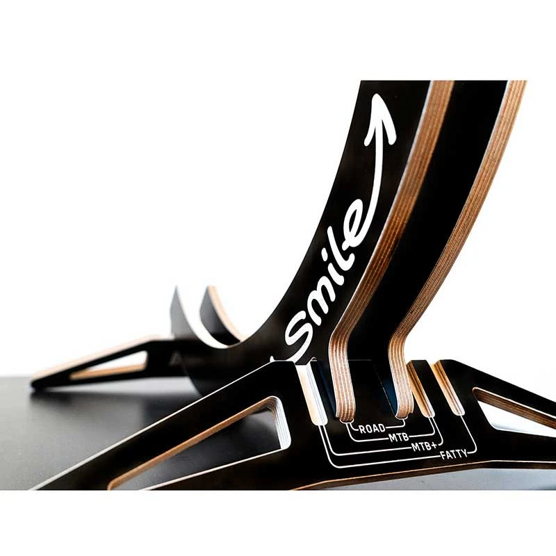 Smile Fahrradständer Aus Holz, Universell Für Rennrad Bis MTB - Schwarz 4 Smile Fahrradständer Aus Holz, Universell Für Rennrad Bis MTB - Schwarz – Bild 2