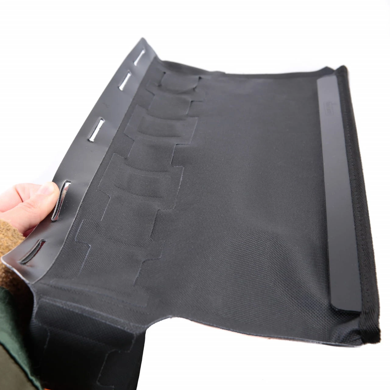 ORTLIEB Frame-Pack Wasserabweisende Rahmentasche Mit Rolltop - 4 Liter, Schwarz 8 ORTLIEB Frame-Pack Wasserabweisende Rahmentasche Mit Rolltop - 4 Liter, Schwarz – Bild 6