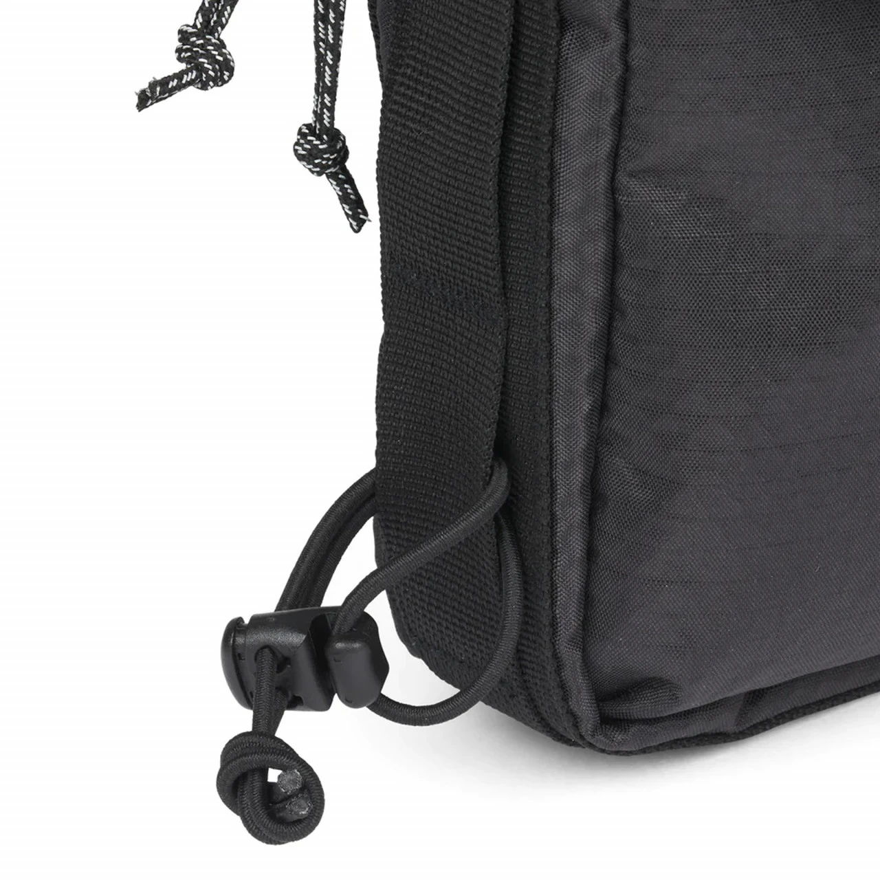 AEVOR Bike Frame Bag Proof Black Rahmentasche - Auch Als Sling-Tasche Nutzbar 3 Liter - Schwarz 8 AEVOR Bike Frame Bag Proof Black Rahmentasche - Auch Als Sling-Tasche Nutzbar 3 Liter - Schwarz – Bild 6