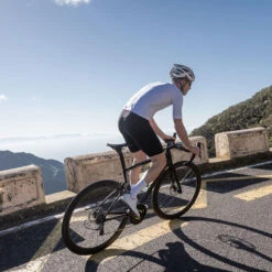 Everve Ezero Sattel Schwarz | S2 | Männer -Sportfahrrad 68924084 06 1280x1280