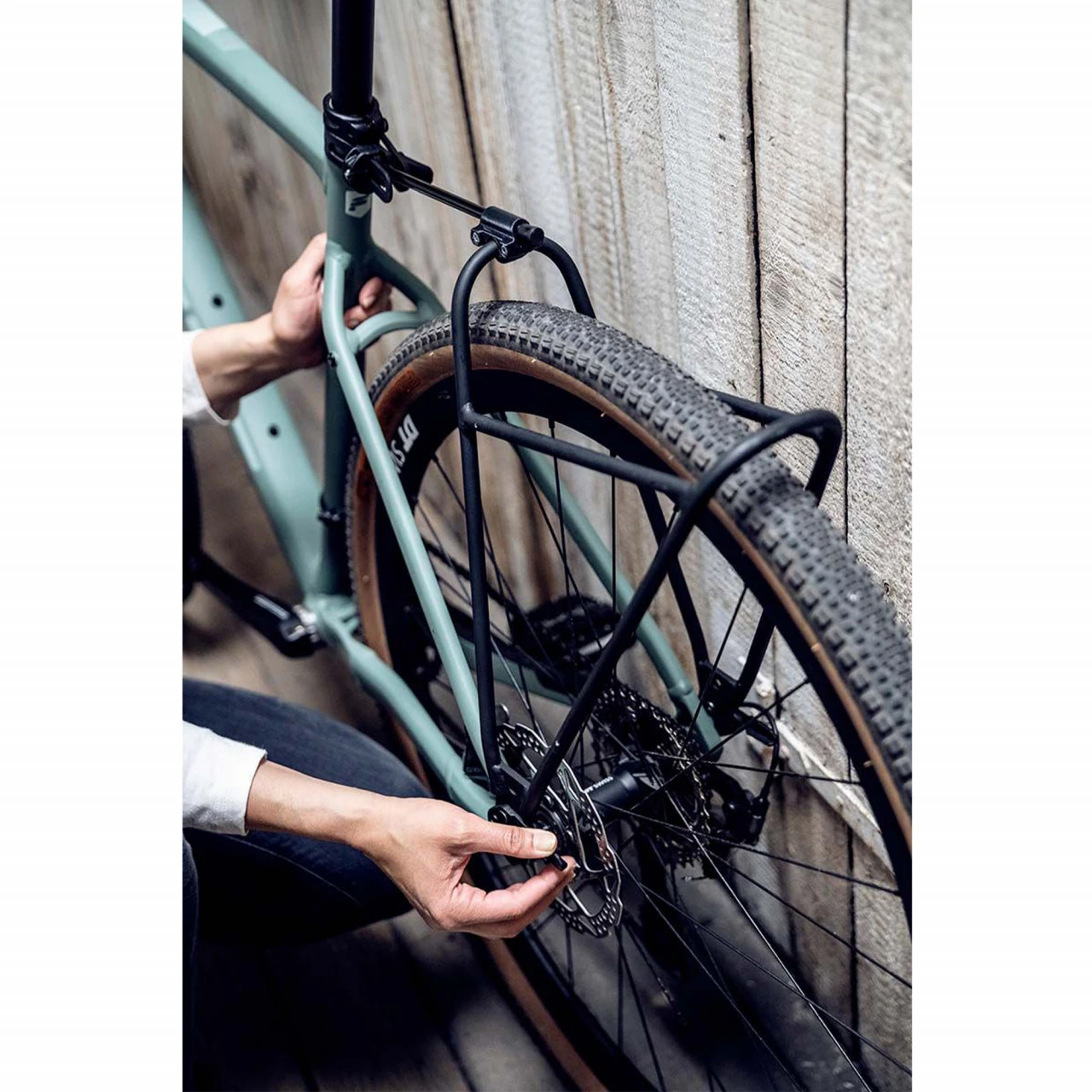 Ortlieb Quick Rack Light Quick Release Gepäckträger Für 26 Und 28 Zoll Räder, Max. Zuladung 15 Kg 6 Ortlieb Quick Rack Light Quick Release Gepäckträger Für 26 Und 28 Zoll Räder, Max. Zuladung 15 Kg – Bild 4