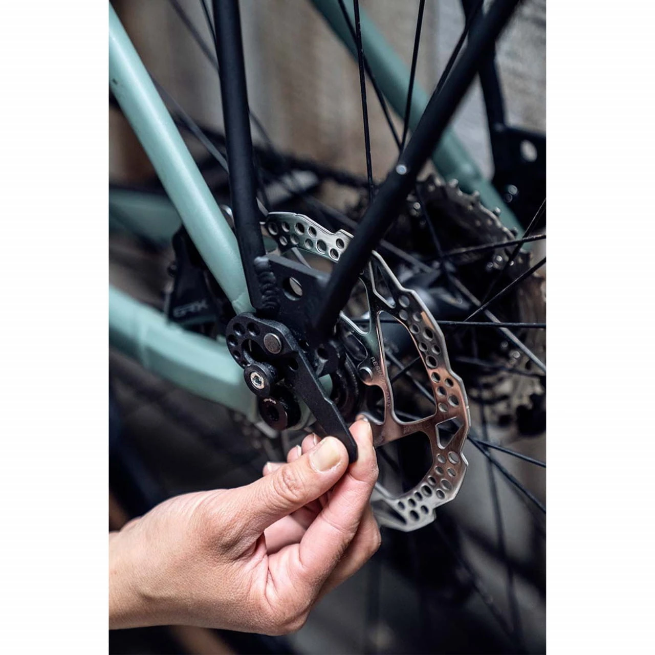 Ortlieb Quick Rack Light Quick Release Gepäckträger Für 26 Und 28 Zoll Räder, Max. Zuladung 15 Kg 7 Ortlieb Quick Rack Light Quick Release Gepäckträger Für 26 Und 28 Zoll Räder, Max. Zuladung 15 Kg – Bild 5