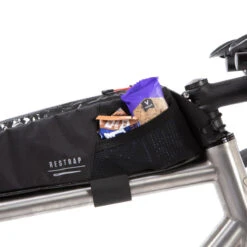 Restrap Race Top Tube Bag Long Rahmentasche Für Das Oberrohr Schwarz (2 Liter) 11 Restrap Race Top Tube Bag Long Rahmentasche Für Das Oberrohr Schwarz (2 Liter) -Sportfahrrad 68924303 04xZg5yjbMACnb7 1280x1280
