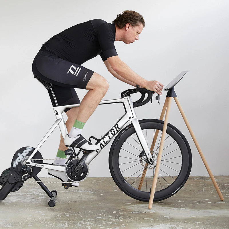 Tons IPad Stand Natural Oak + Smartphone Holder - Tabletständer Mit Smartphonehalter 7 Tons IPad Stand Natural Oak + Smartphone Holder - Tabletständer Mit Smartphonehalter – Bild 5