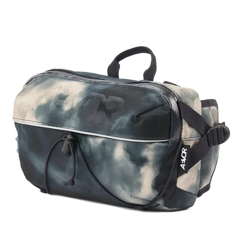 AEVOR Bar Bag Proof Tie Dye Lenker- Und Slingtasche 4 Liter Proof Tie Dye 8 AEVOR Bar Bag Proof Tie Dye Lenker- Und Slingtasche 4 Liter Proof Tie Dye – Bild 6